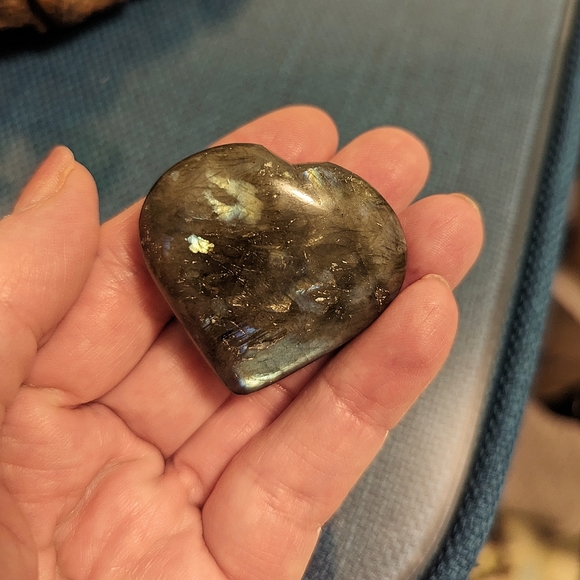 ❌SOLD❌ Labradorite Heart - Picture 2 of 4
